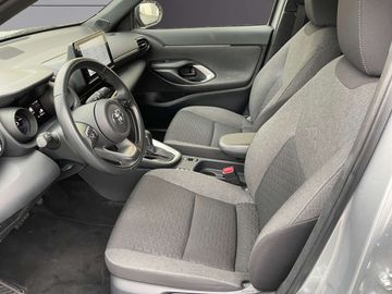 Car image 11