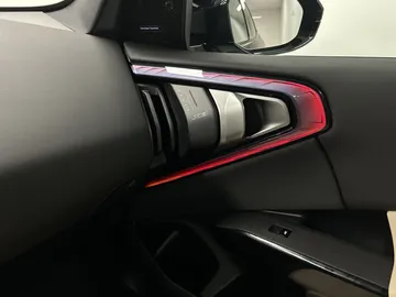 Car image 43