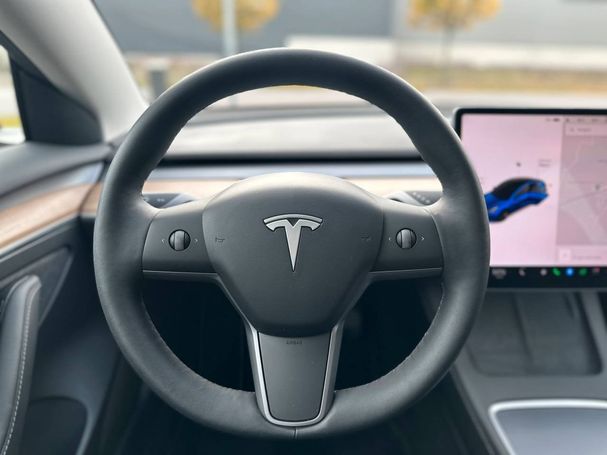 Tesla Model 3 208 kW image number 17