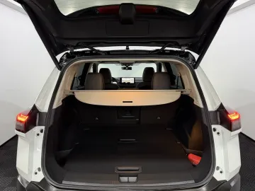 Car image 33