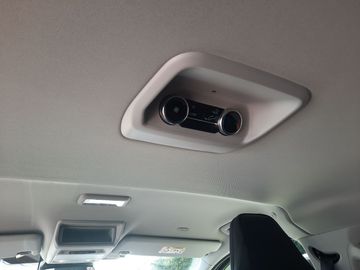 Car image 28