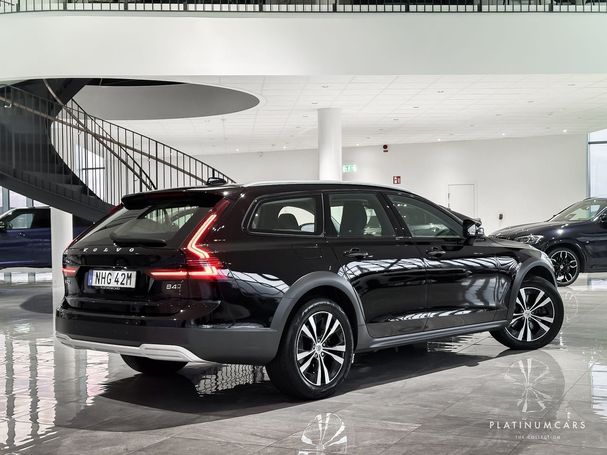 Volvo V90 Cross Country B4 AWD 146 kW image number 3