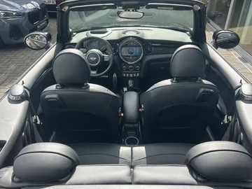 Car image 42