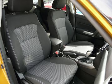 Car image 14