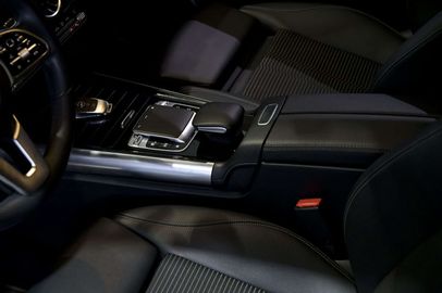 Car image 38