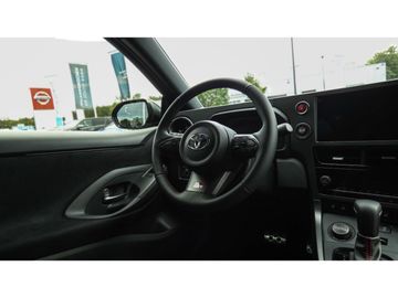 Car image 12