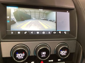 Car image 34