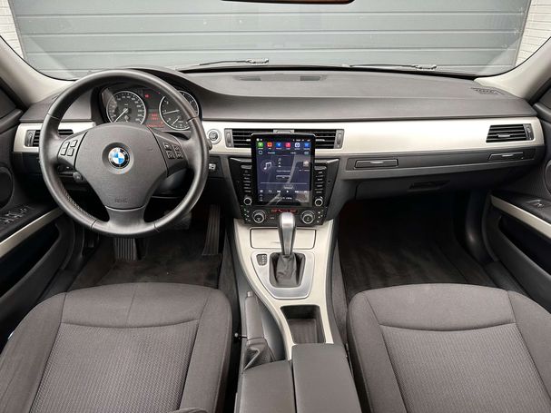 BMW 318i 100 kW image number 11