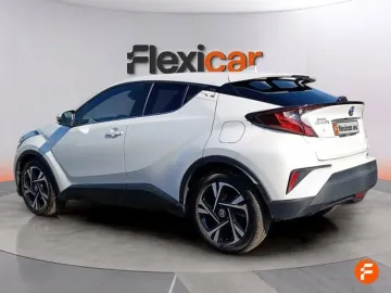 Car image 5