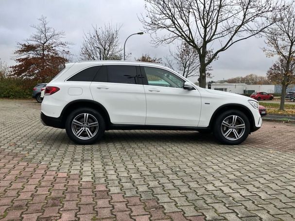 Mercedes-Benz GLC 300 e 235 kW image number 16