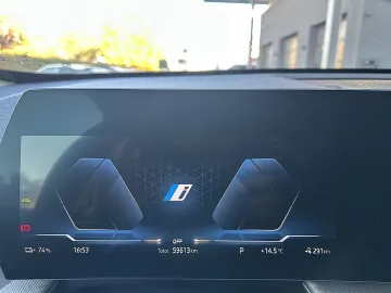 Car image 32
