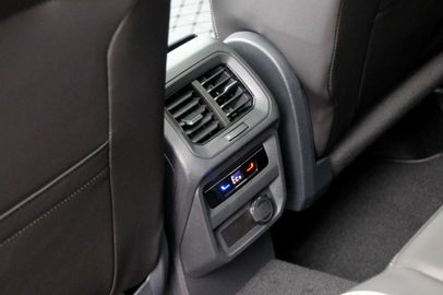 Car image 37