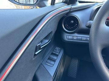 Car image 15