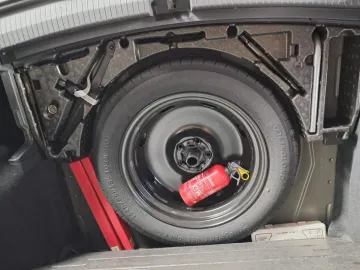 Car image 34