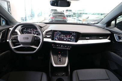 Car image 25