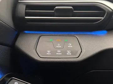Car image 35