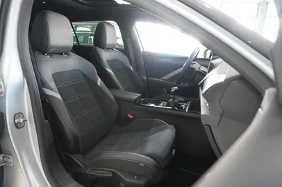 Car image 43