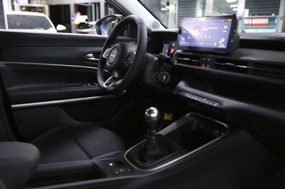 Car image 14