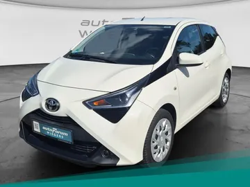 Car image 2