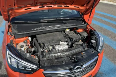 Car image 26
