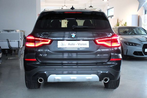 BMW X3 xDrive20i xLine 135 kW image number 7