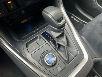 Car image 10