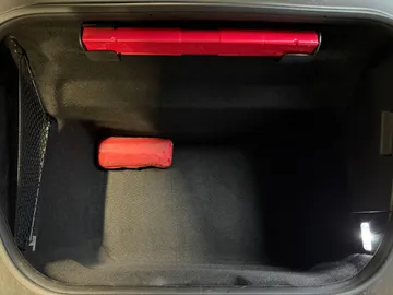 Car image 28
