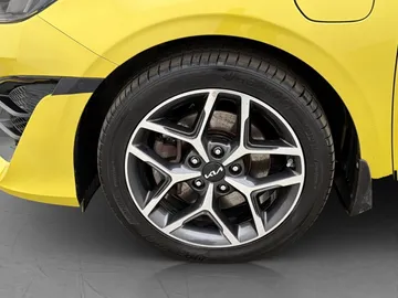 Car image 38