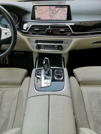 BMW 750i xDrive 390 kW image number 21