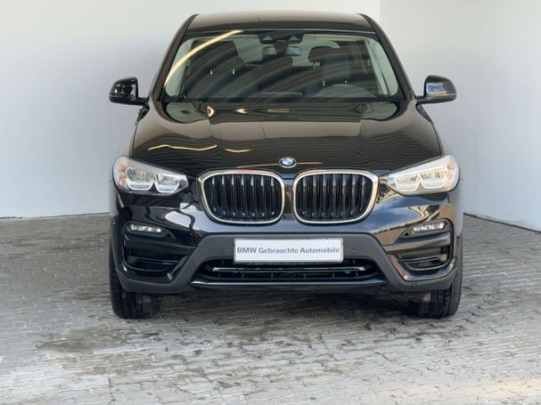 BMW X3 xDrive20i Advantage 135 kW image number 2