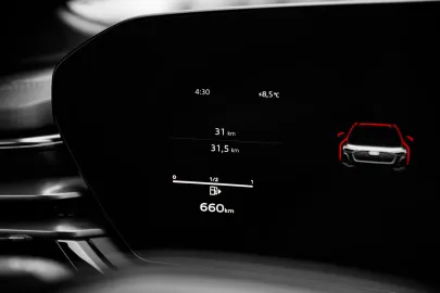 Car image 32