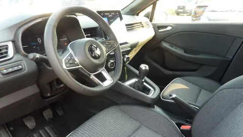Car image 13