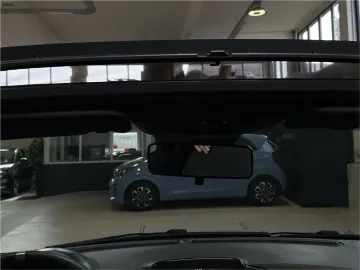 Car image 36