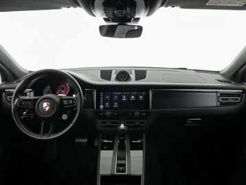 Car image 32