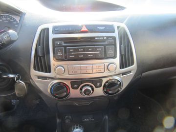 Car image 13