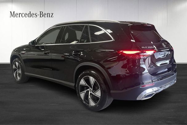 Mercedes-Benz GLC 300 250 kW image number 4