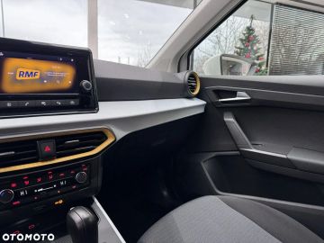 Car image 24