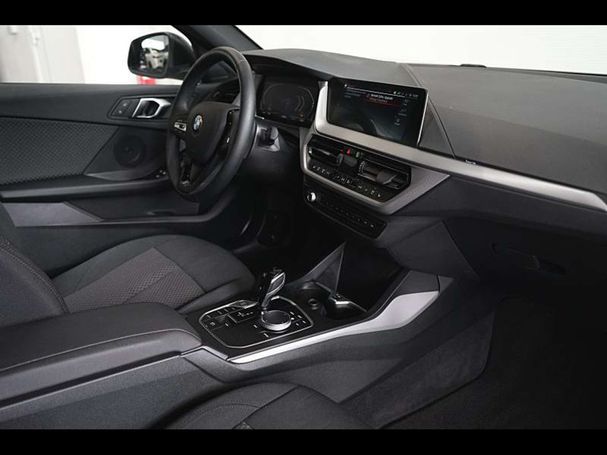 BMW 118i 100 kW image number 19