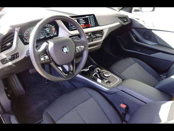 BMW 118i 100 kW image number 4