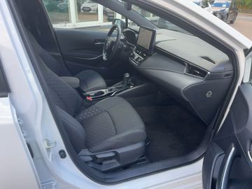 Car image 11