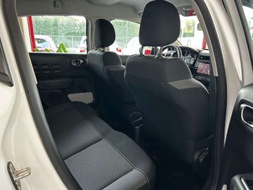 Car image 37