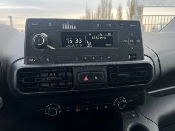 Car image 31