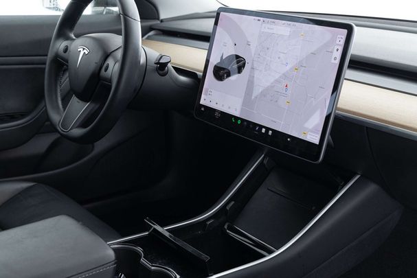 Tesla Model 3 Long Range AWD 258 kW image number 3