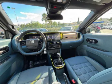 Car image 26