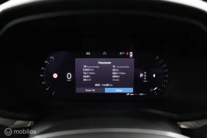 Car image 48