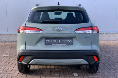 Car image 4