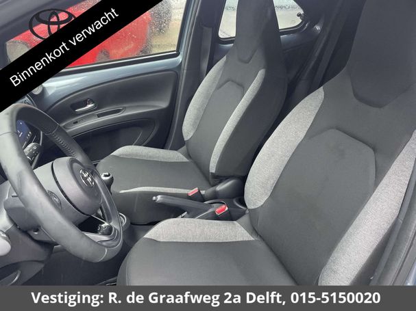 Toyota Aygo X 1.0 VVT-i 53 kW image number 8