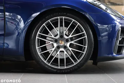 Car image 33