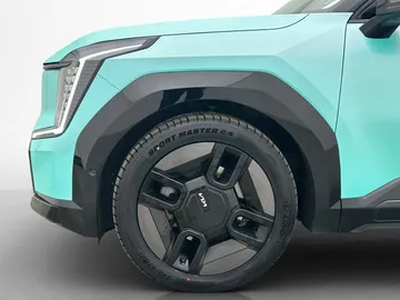 Car image 38