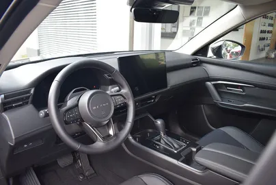 Car image 28